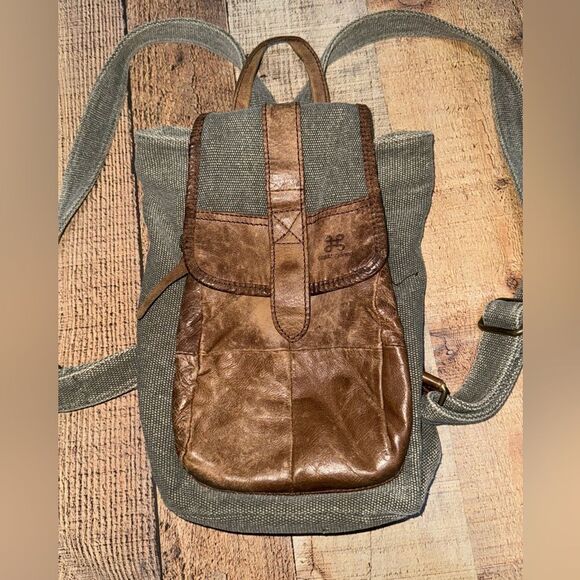 CarraigDonn Irish backpack Purse leather - Picture 2 of 15